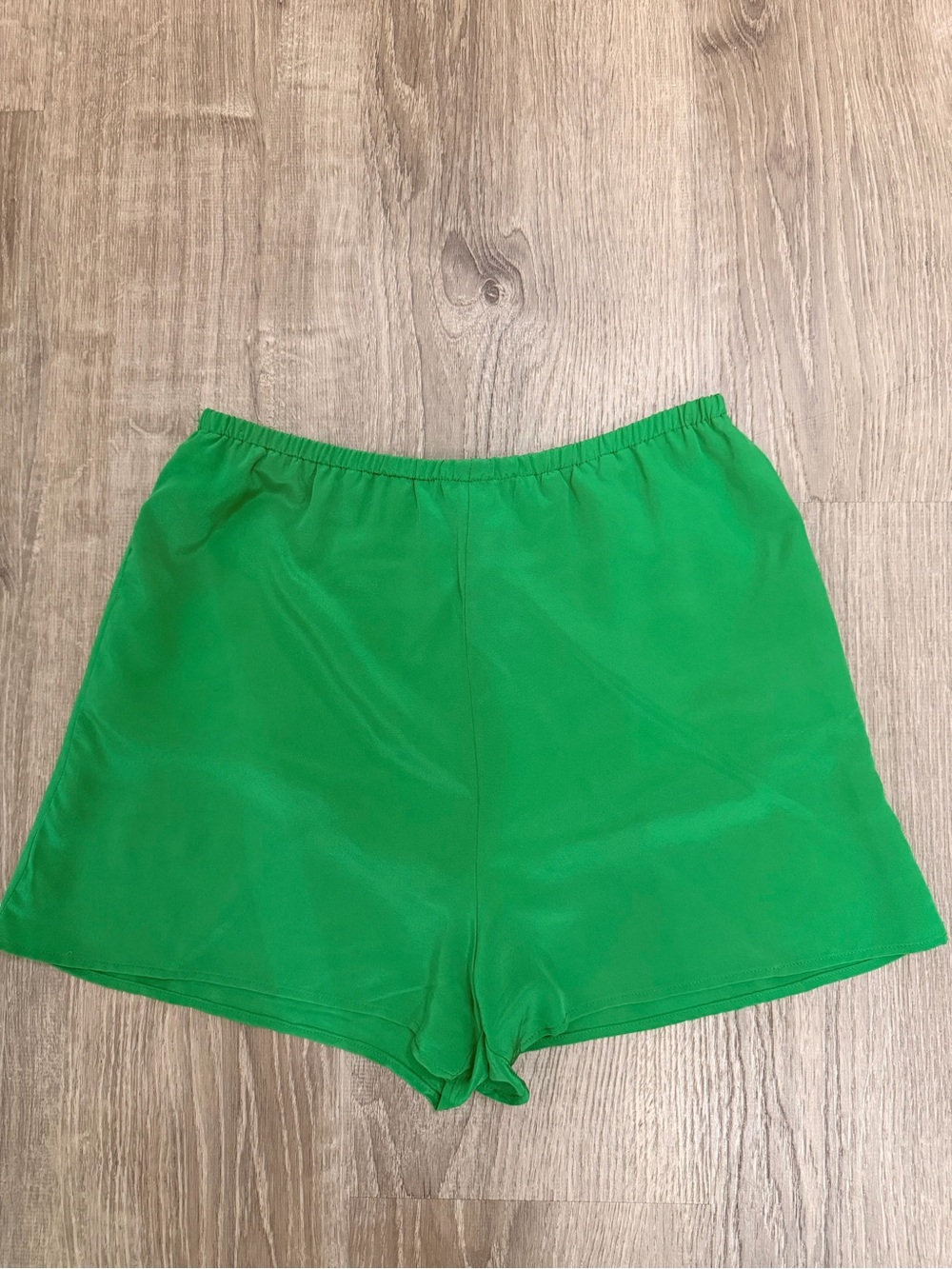100% Silk Kelly Green High-Waist Lined Shorts